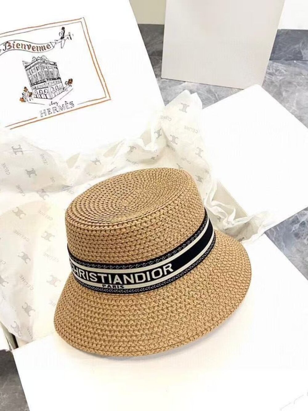 Dior straw hat with embroidered logo - Picture 2 of 6